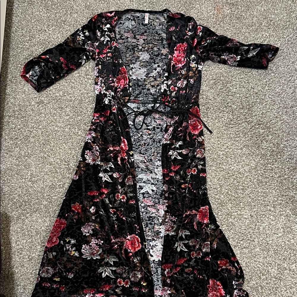 Xhilaration Black Velvet Floral Tie-Front Cardigan